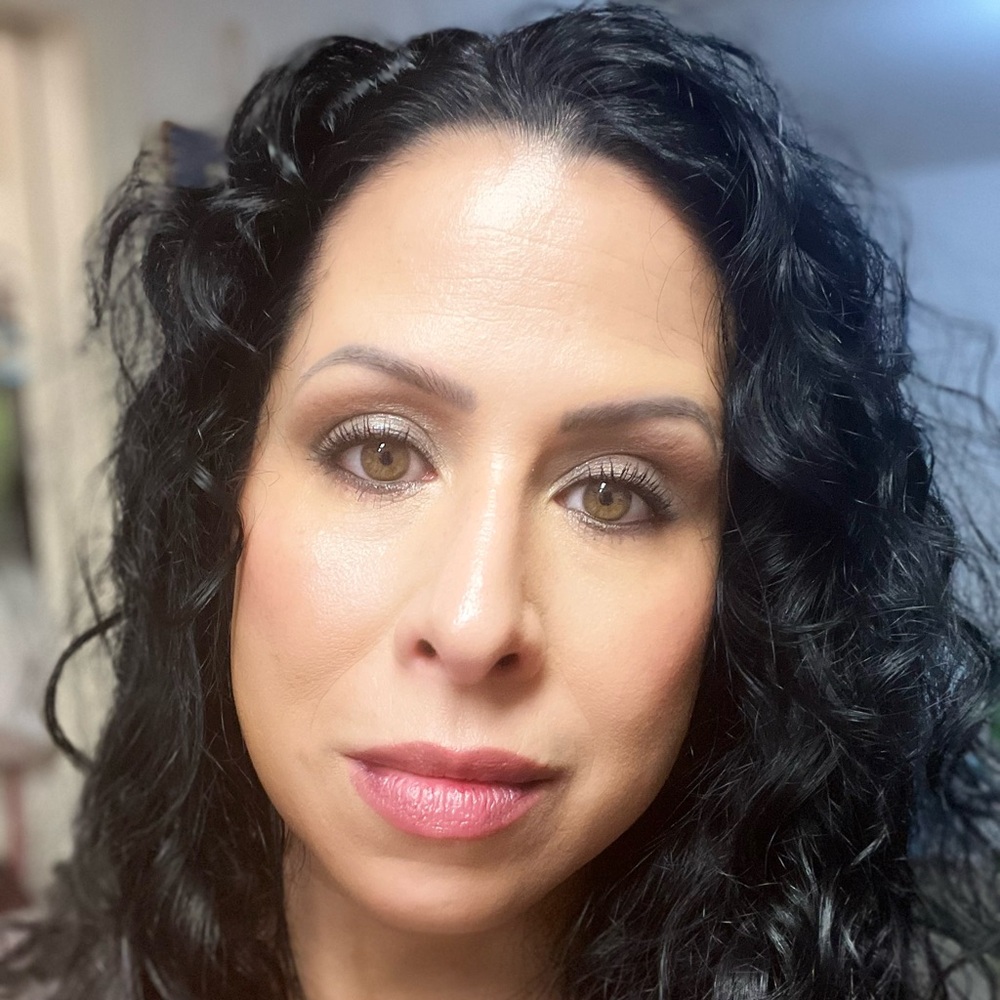 Meet your Posher, Elaina